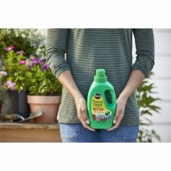 Miracle-Gro Pour & Feed Plant Food, 32 fl. oz. - 1006002 - Fertilizers -US Garden Supplies Sales 2024 23e79d6534f25cd3d92a6113dd7b18294698555e 80360197 3