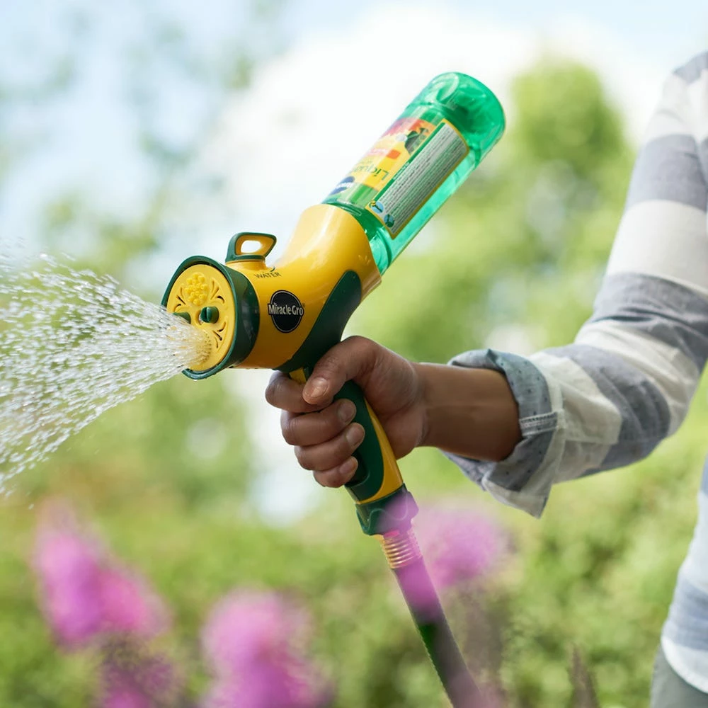 Miracle-Gro Liquafeed All-Purpose Plant Food Advanced Starter Kit (Feeder + 1 Refill) - 1016111 - Fertilizers 7 Miracle-Gro Liquafeed All-Purpose Plant Food Advanced Starter Kit (Feeder + 1 Refill) - 1016111 - Fertilizers - Image 5